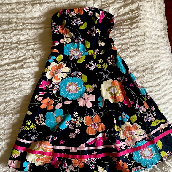 Strapless summery dress with ribbon details - Picture 1 of 2